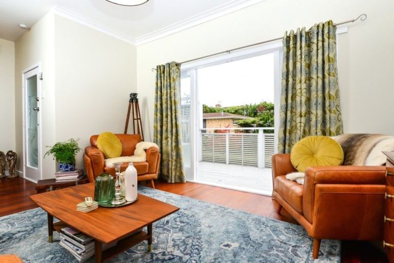 Photo of property in 2 Ranui Street, Dinsdale, Hamilton, 3204