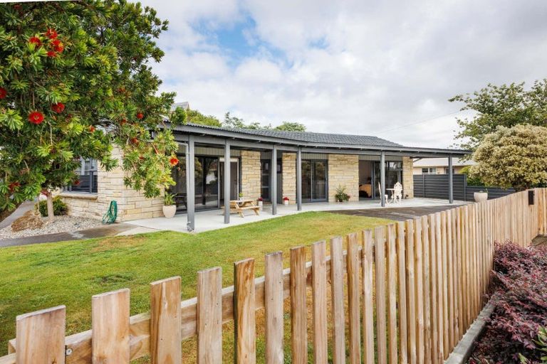 Photo of property in 21 Sutherland Crescent, Westbrook, Palmerston North, 4412