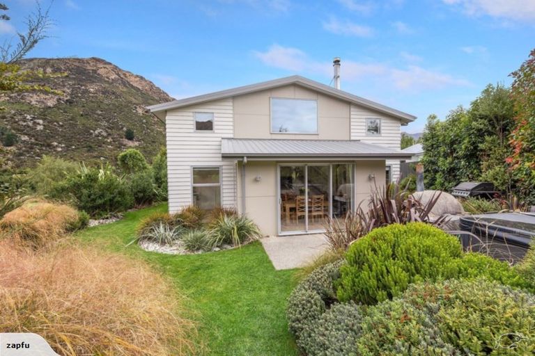 Photo of property in 13 Magnolia Place, Frankton, Queenstown, 9300