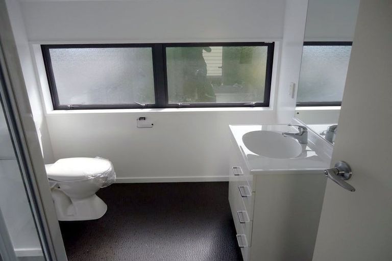 Photo of property in 300 Riccarton Road, Upper Riccarton, Christchurch, 8041