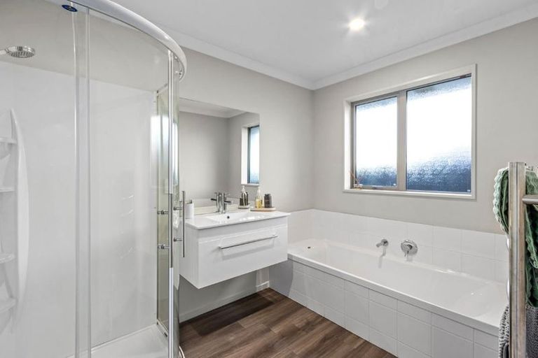 Photo of property in 56 Park Lane, Rolleston, 7614