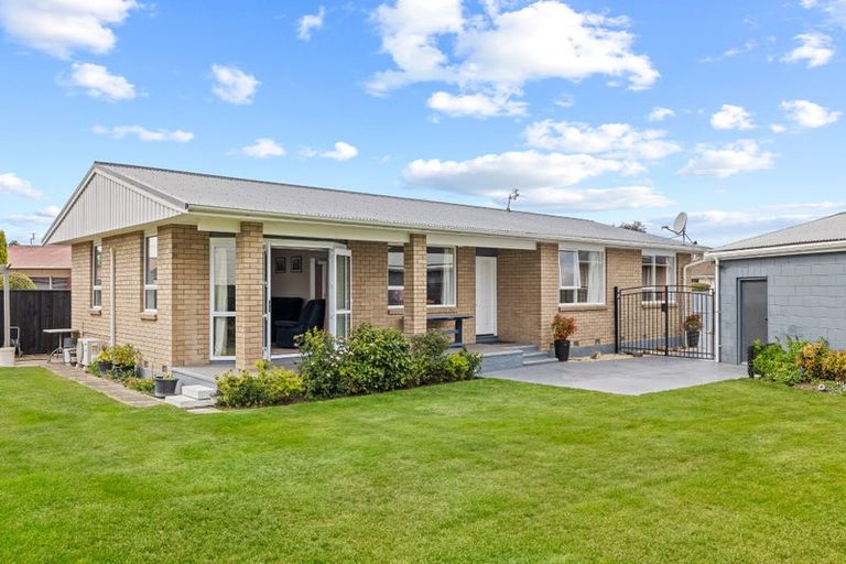 Photo of property in 12 Cowper Place, Avondale, Christchurch, 8061