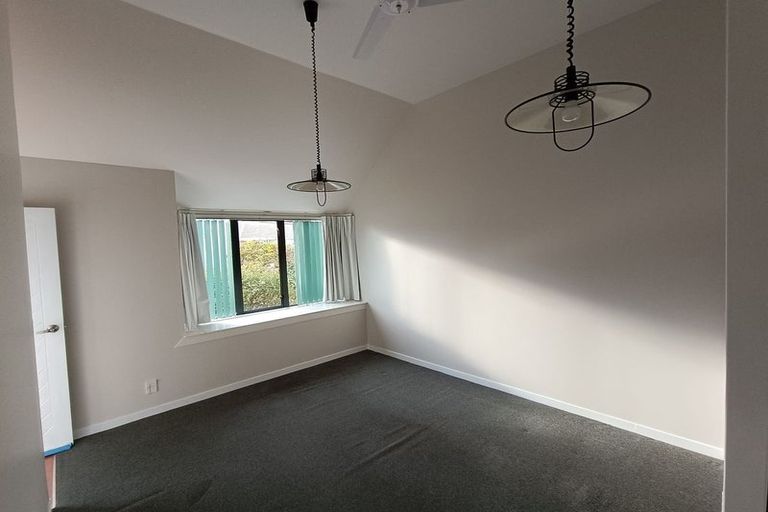 Photo of property in 2/990 High Street, Avalon, Lower Hutt, 5011