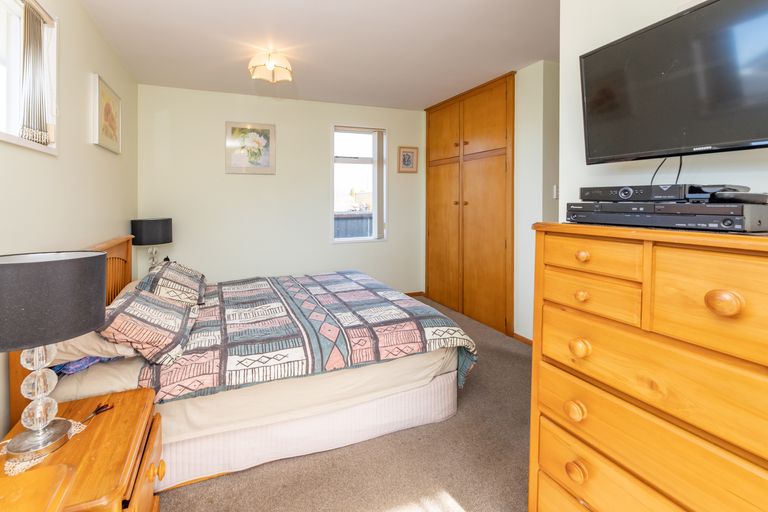 Photo of property in 174 Bower Avenue, New Brighton, Christchurch, 8083