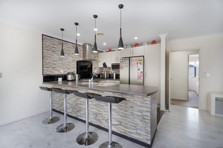 Photo of property in 42 Tongariro Drive, Aotea, Porirua, 5024