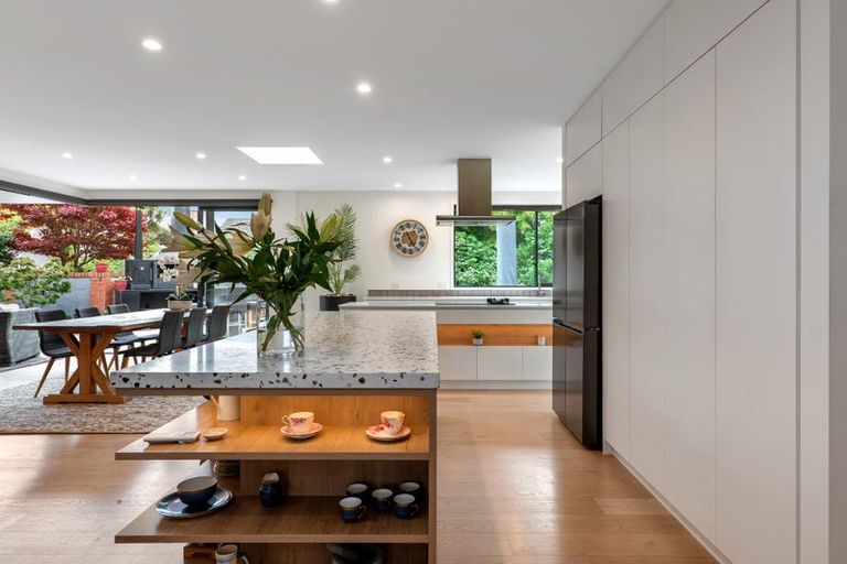 Photo of property in 66 Straven Road, Fendalton, Christchurch, 8014