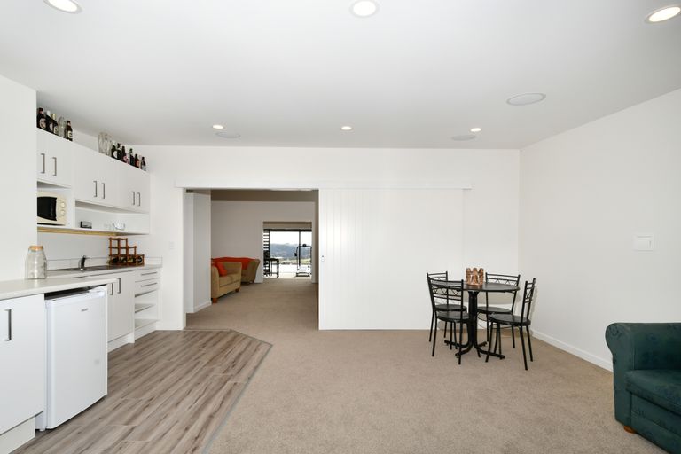 Photo of property in 911 Old North Road, Waimauku, 0882