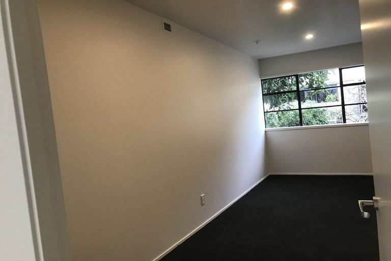Photo of property in Quantum On Thorndon Quay, 163 Thorndon Quay, Pipitea, Wellington, 6011