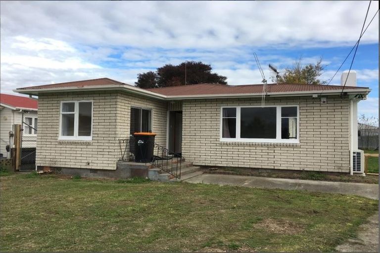 Photo of property in 18 Sinclair Avenue, Highbury, Palmerston North, 4412