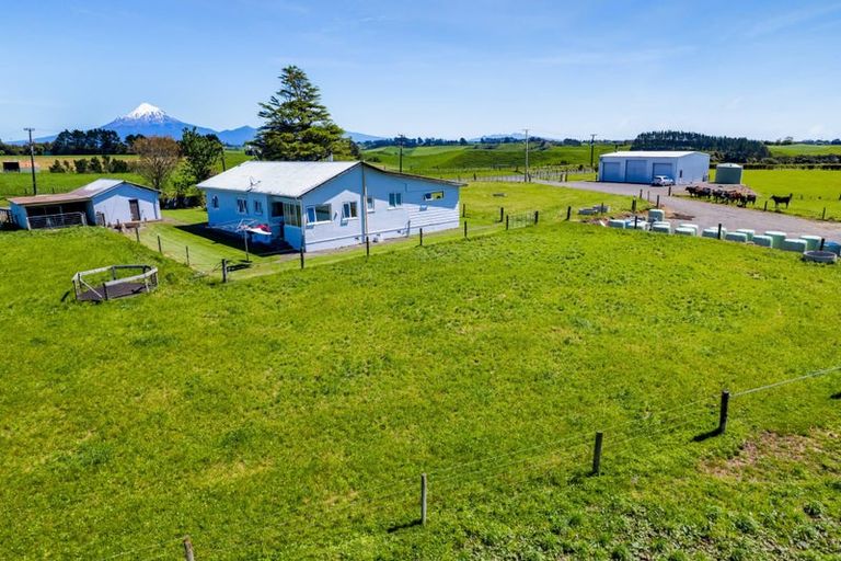 Photo of property in 1 Clarke Road, Huirangi, New Plymouth, 4373