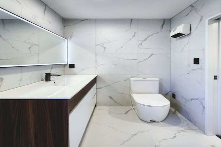 Photo of property in 2a Embling Place, Eastern Beach, Auckland, 2012