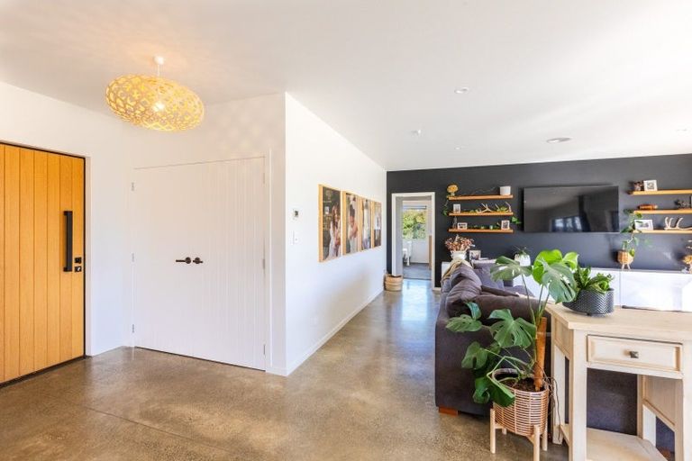 Photo of property in 360 Maharakeke Road, Waipukurau, 4281