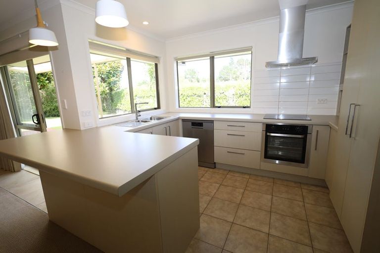 Photo of property in 43 Woodleigh Place, Ohauiti, Tauranga, 3112