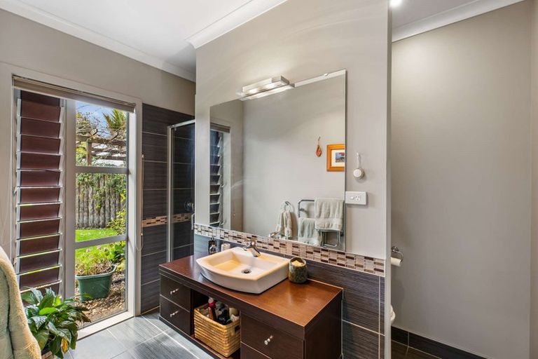 Photo of property in 10 Millbrook Drive, Waiuku, 2683