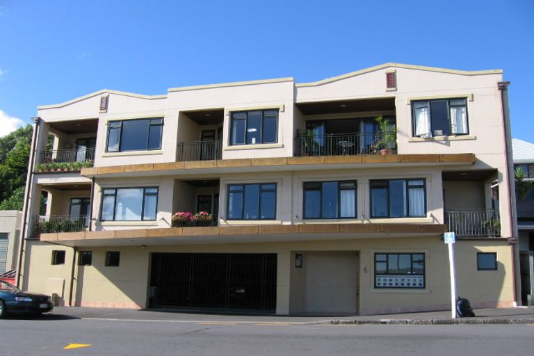 Photo of property in 1a/4 Fleet Street, Devonport, Auckland, 0624