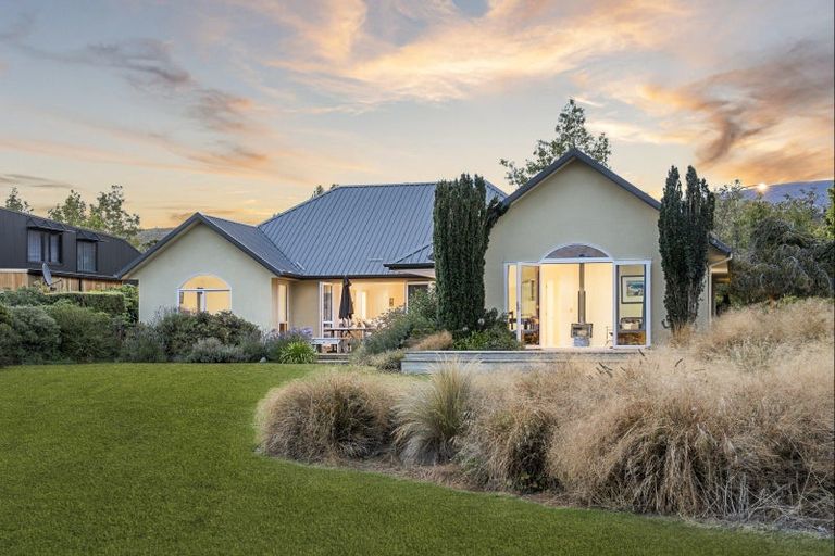 Photo of property in 16 Wakefield Lane, Mount Pisa, Cromwell, 9383