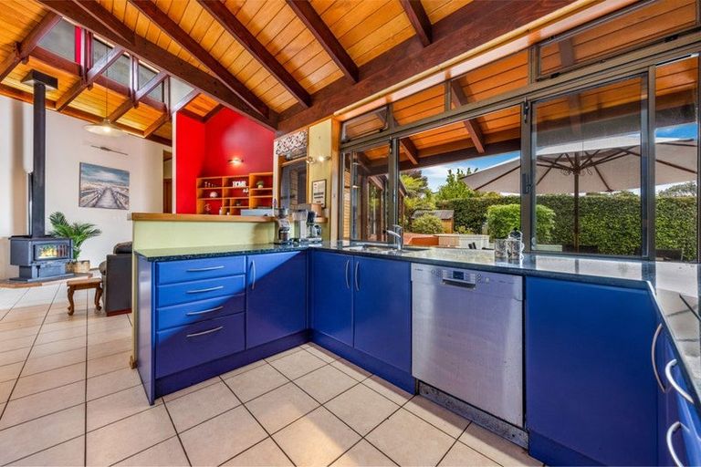 Photo of property in 106 Kowhai Road, Campbells Bay, Auckland, 0630