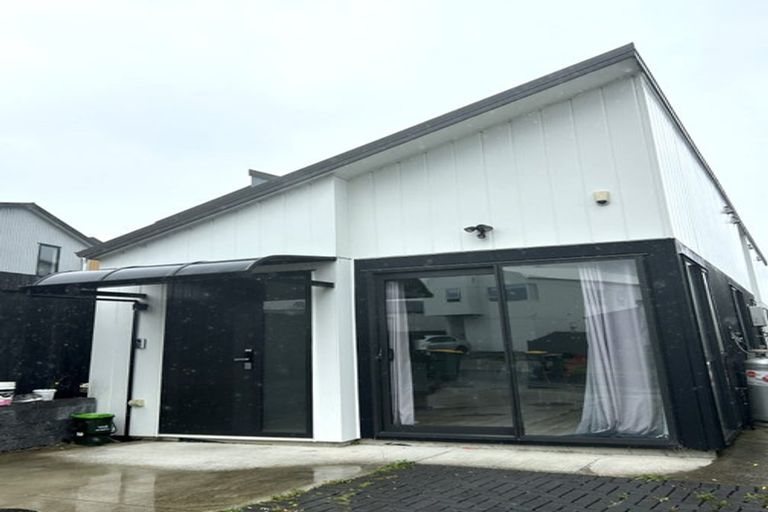 Photo of property in 15 Biokovo Street, Massey, Auckland, 0614