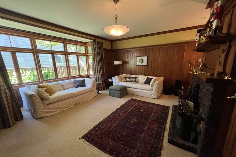 Photo of property in 9 Glen Road, Kelburn, Wellington, 6012