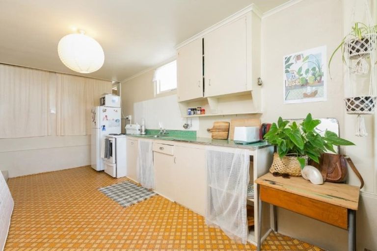 Photo of property in 1 May Street, Mount Maunganui, 3116