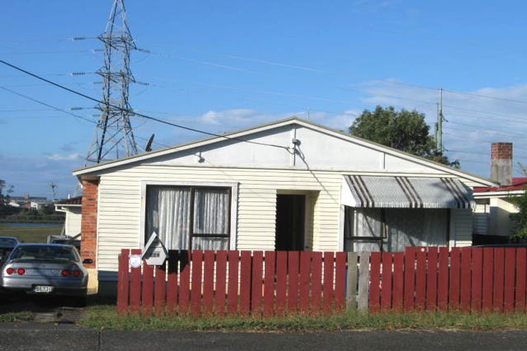 Photo of property in 225 Hepburn Road, Glendene, Auckland, 0602