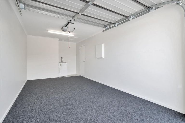 Photo of property in 43 Waruhia Crescent, Rototuna North, 3281