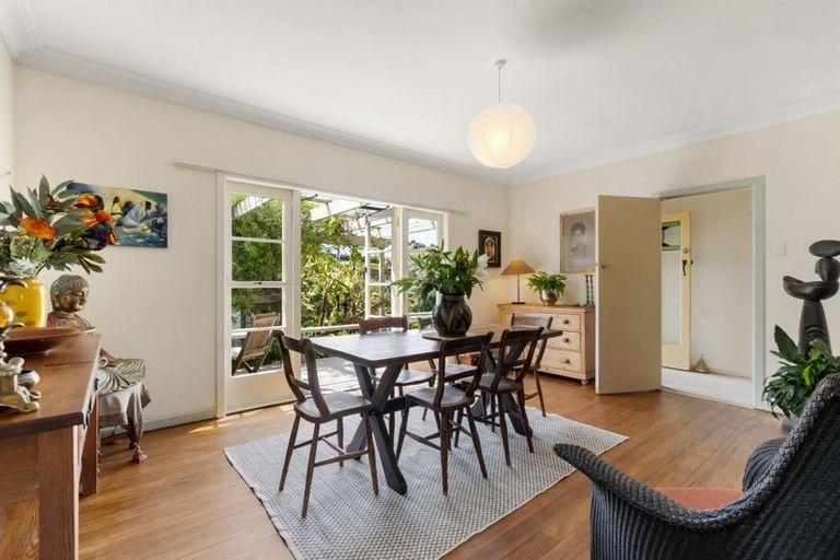 Photo of property in 19a Old Lake Road, Narrow Neck, Auckland, 0624