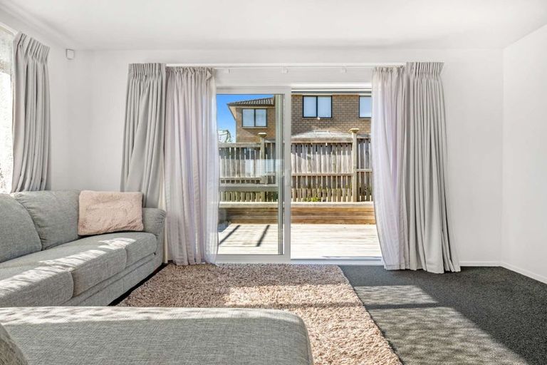 Photo of property in 8 Verdot Close, Kumeu, 0810