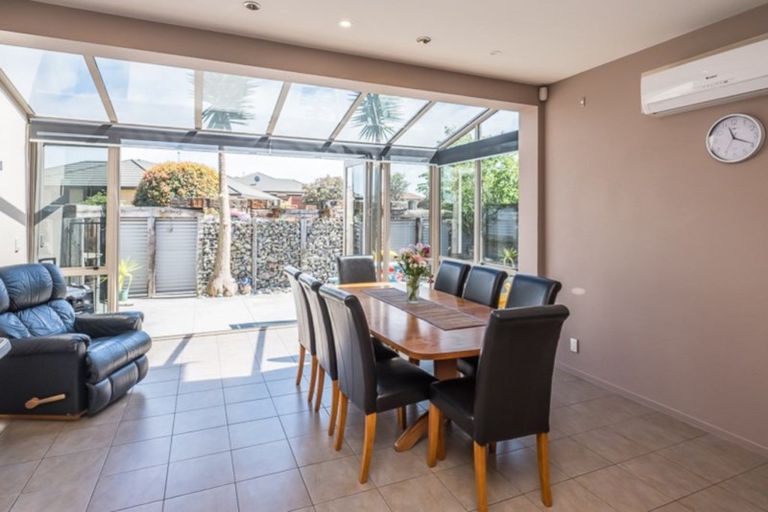 Photo of property in 61 Quadrant Heights, Paraparaumu, 5032