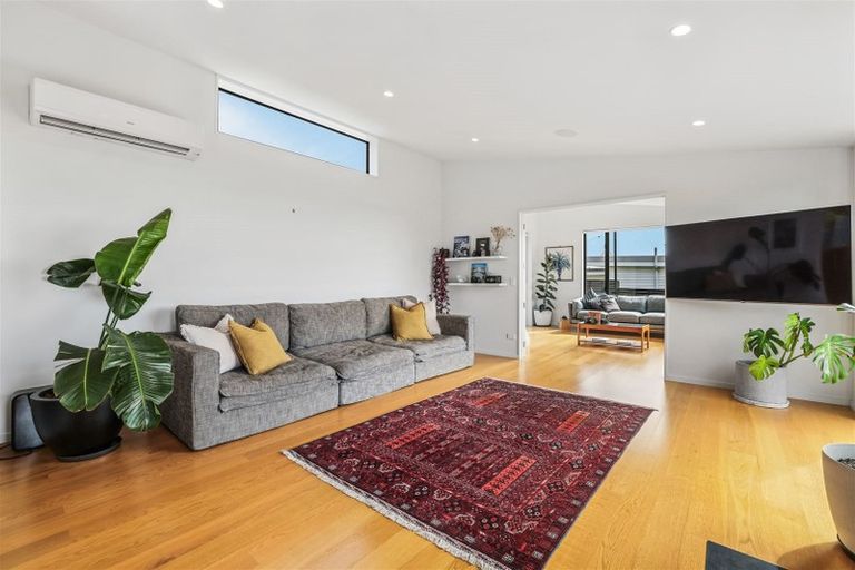 Photo of property in 110 Mount Pleasant Road, Mount Pleasant, Christchurch, 8081