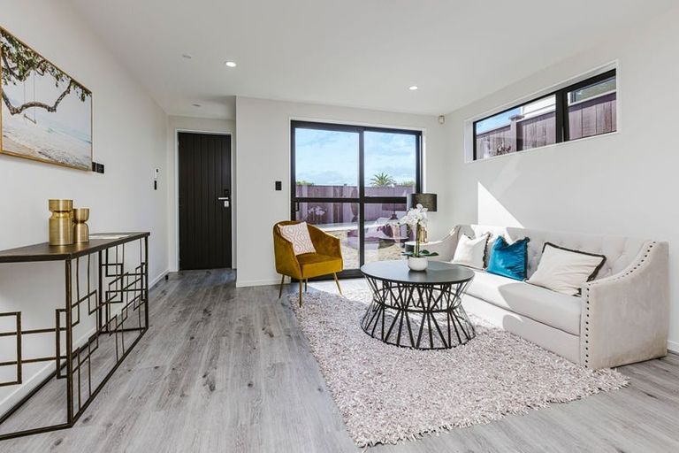 Photo of property in 16b Smedley Street, Manurewa, Auckland, 2102