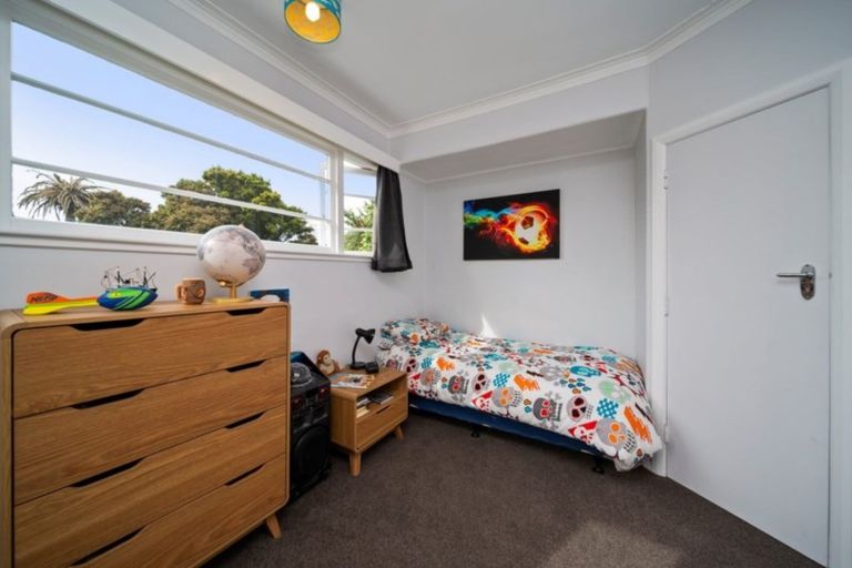 Photo of property in 14 Dives Avenue, Hawera, 4610