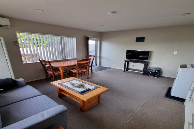 Photo of property in 8 Stubbs Place, Fairview Heights, Auckland, 0632