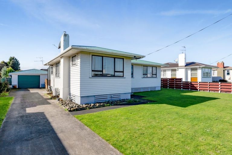 Photo of property in 44 Reid Avenue, Hawera, 4610