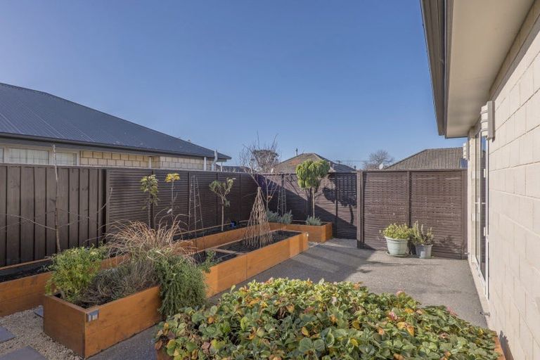 Photo of property in 17 Westpark Drive, Burnside, Christchurch, 8053