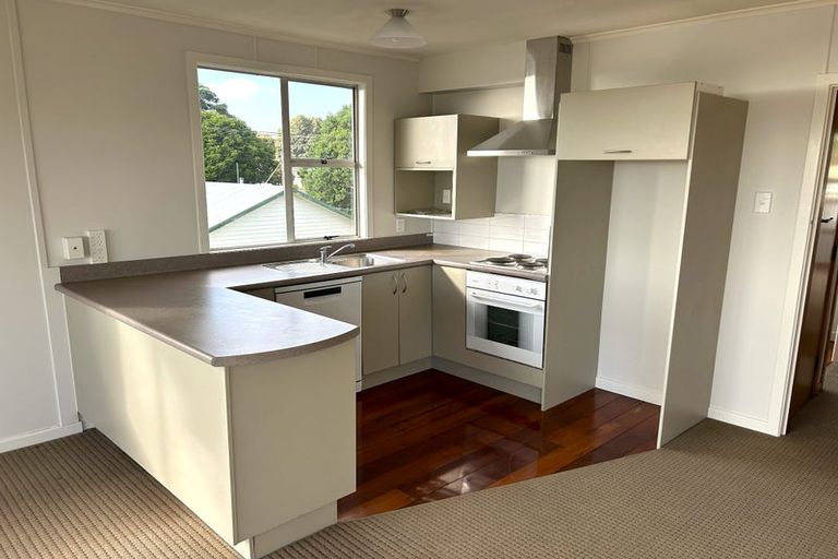 Photo of property in 4/80 Whiteley Street, Moturoa, New Plymouth, 4310