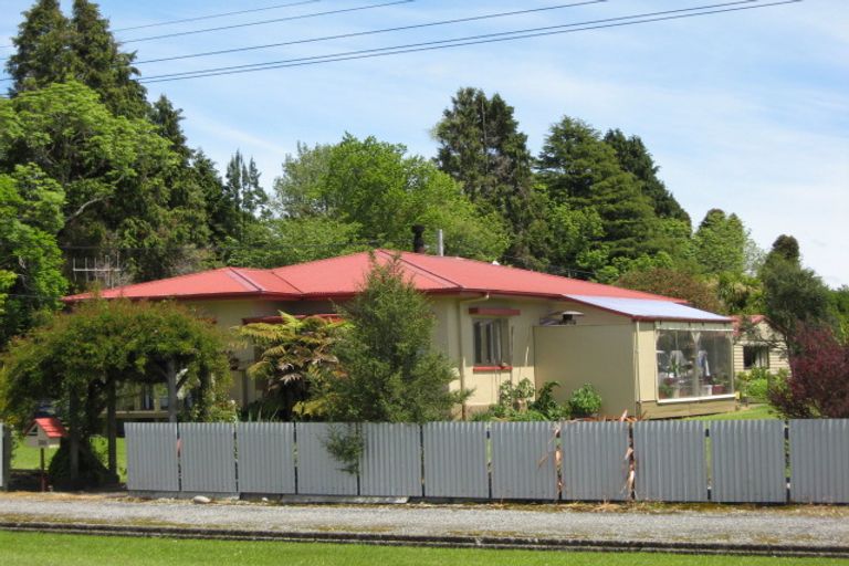 Photo of property in 188 Queen Street, Westport, 7825