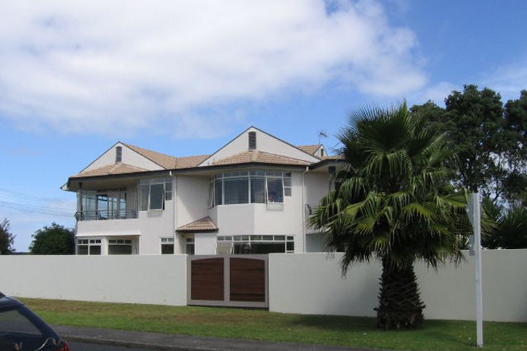 Photo of property in 2b Braemar Road, Castor Bay, Auckland, 0620