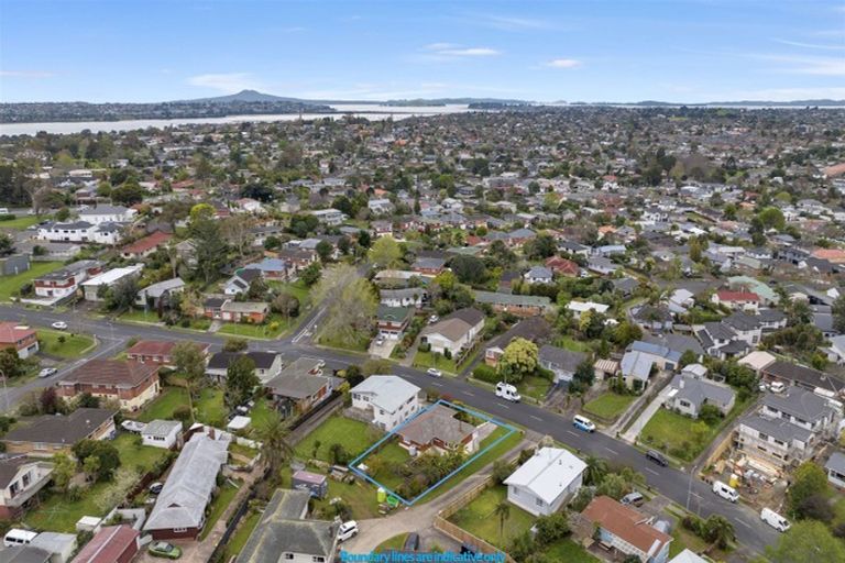 Photo of property in 17 Larne Avenue, Pakuranga Heights, Auckland, 2010