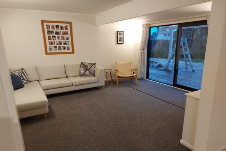 Photo of property in 15 Litchfield Place, Clarks Beach, 2122