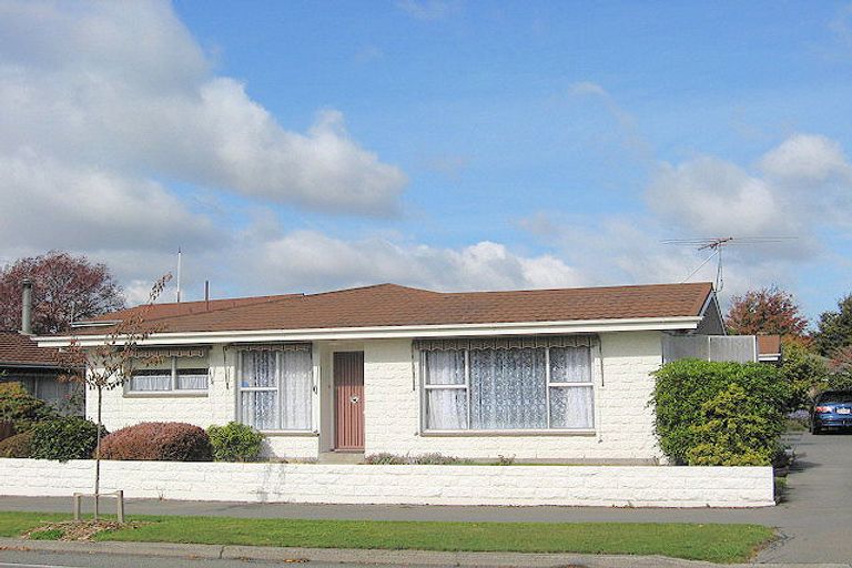 Photo of property in 6 Grahams Road, Ilam, Christchurch, 8041