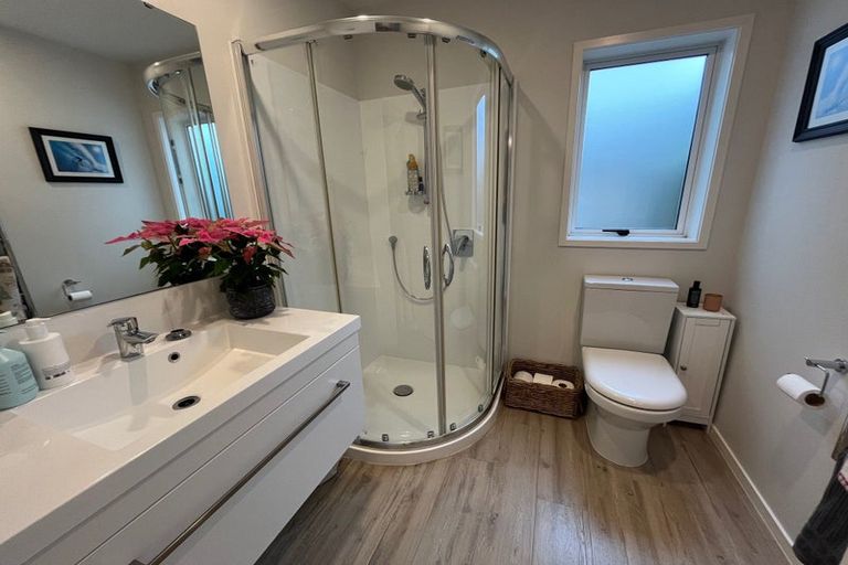 Photo of property in 8 Ruhanui Lane, Pakuranga Heights, Auckland, 2010