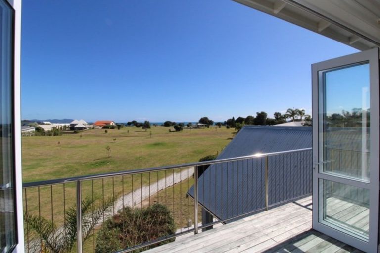 Photo of property in 125 Waimaire Avenue, Matarangi, Whitianga, 3592