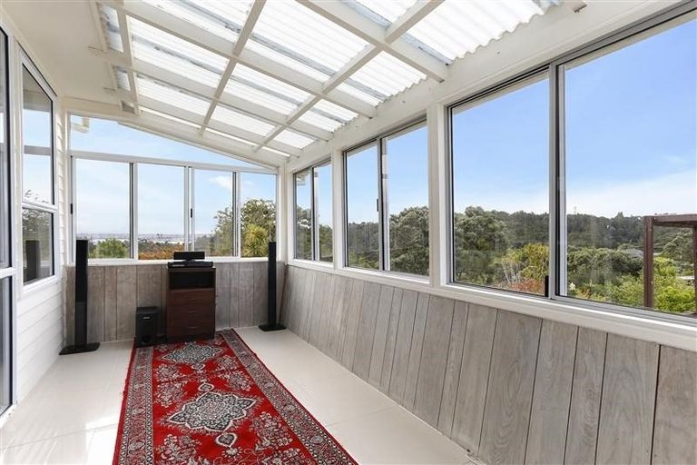 Photo of property in 17 Radiata Lane, Chatswood, Auckland, 0626