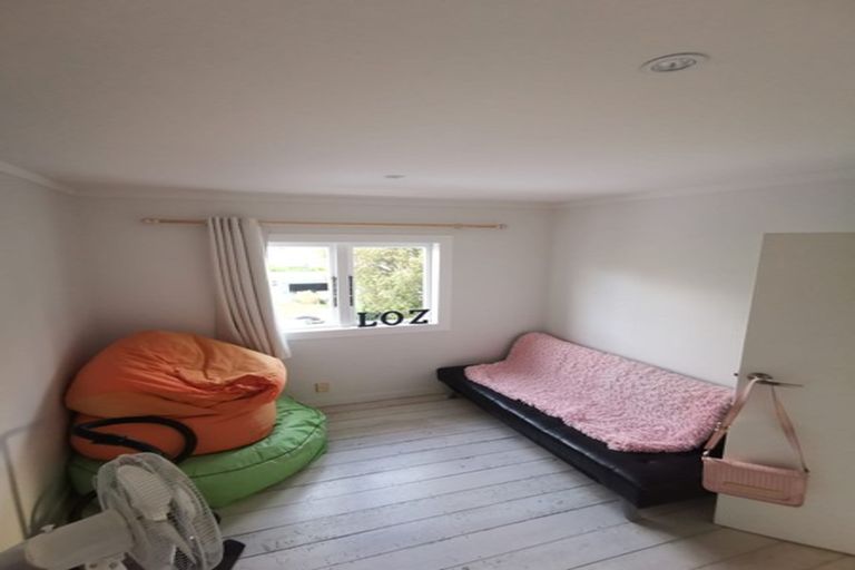 Photo of property in 12 Tindalls Bay Road, Tindalls Beach, Whangaparaoa, 0930