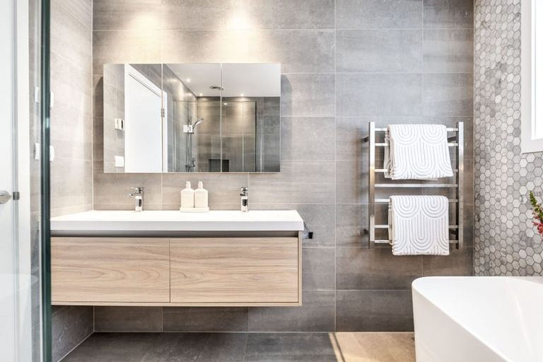 Photo of property in 2/11 Hart Road, Hauraki, Auckland, 0622