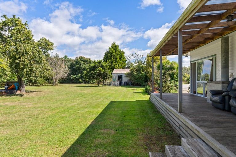Photo of property in 42 Ferry Road, Waerengaahika, Gisborne, 4071