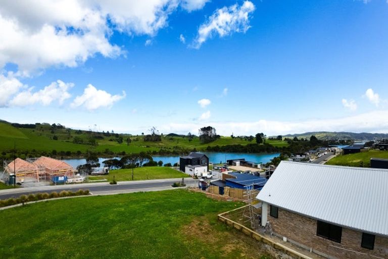 Photo of property in 71 Omahina Street, Raglan, 3225