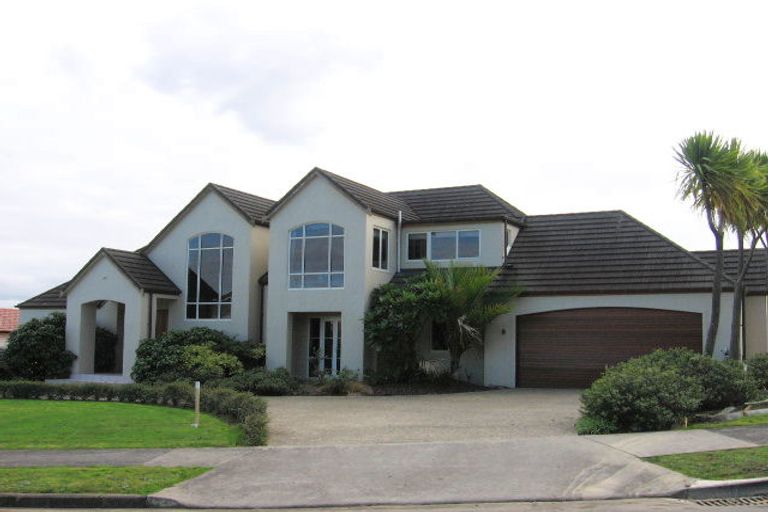 Photo of property in 4 Eynsham Court, Dannemora, Auckland, 2016