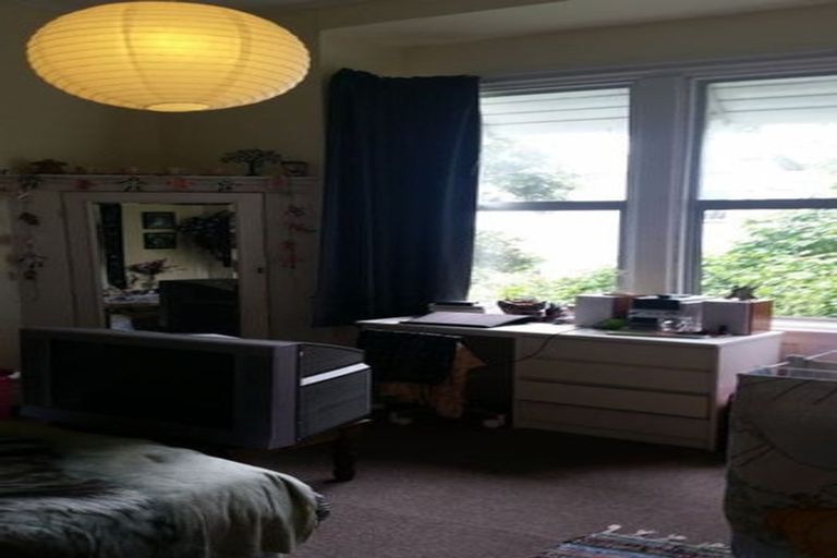 Photo of property in 60 Kelburn Parade, Kelburn, Wellington, 6012